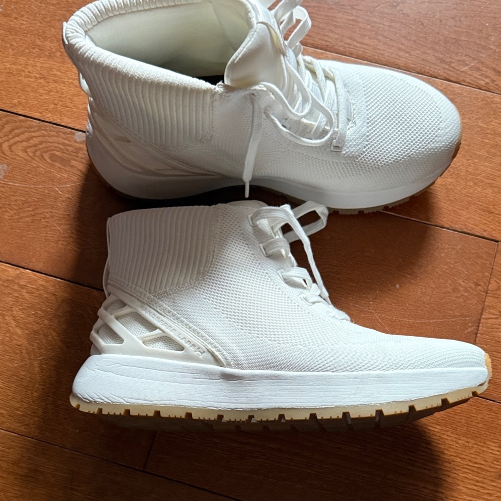 White High-Top Sneakers by Kizik